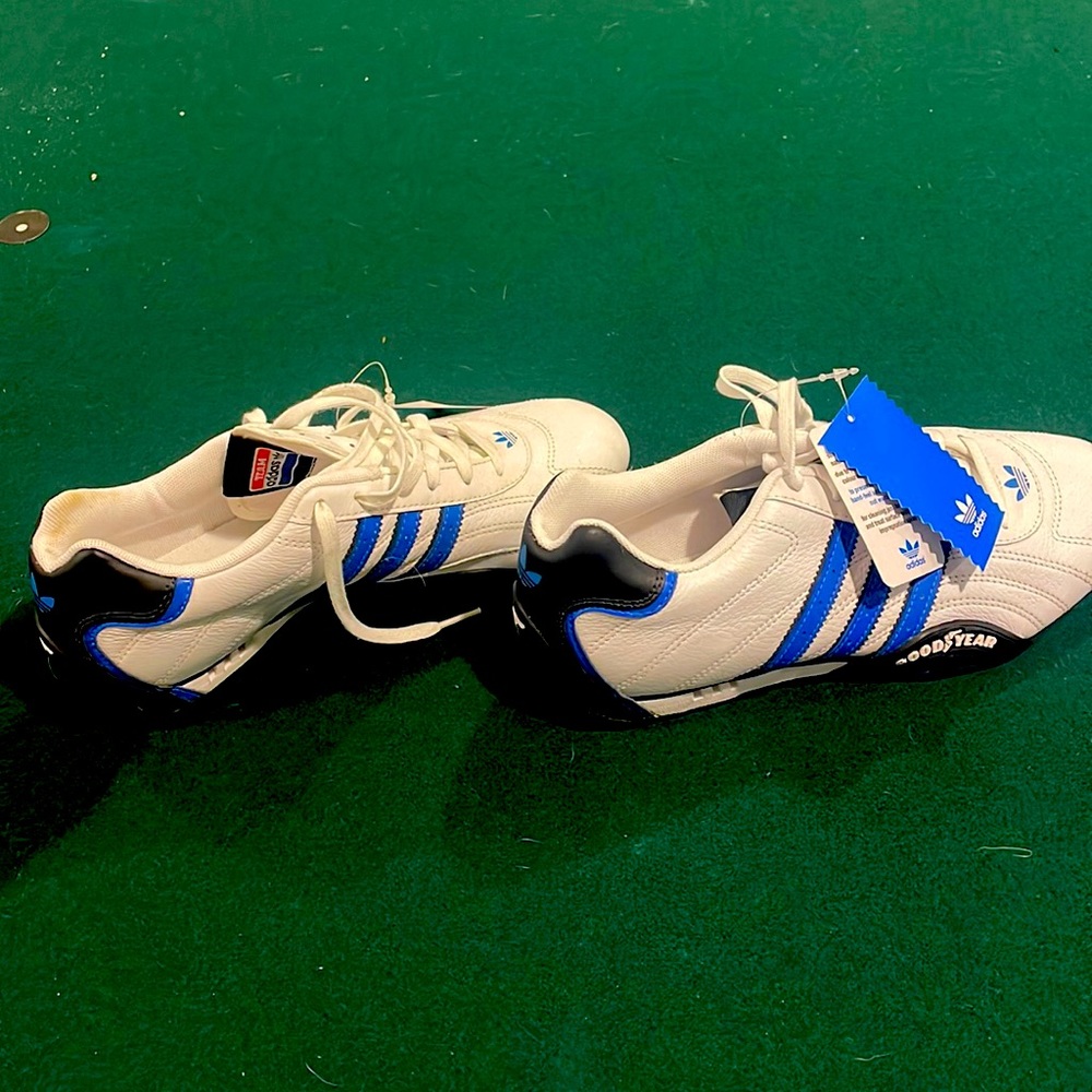 Big kids size 6 = ladies 7.5 or 8 adidas racer low brand new never worn no box
